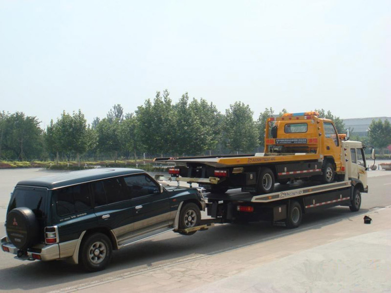 富錦汽車雪地困境救援：專業團隊助您脫困，安全回家